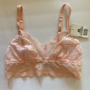 b. tempt'd Lace Bralette - sz Small - Light Peach